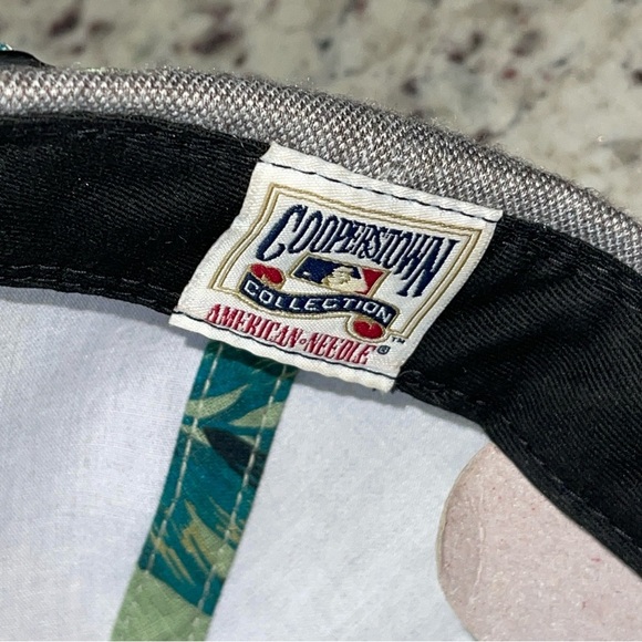 American Needle Limited Edition Palm Floral Los Angeles Angels Adjustable Hat - Picture 8 of 9